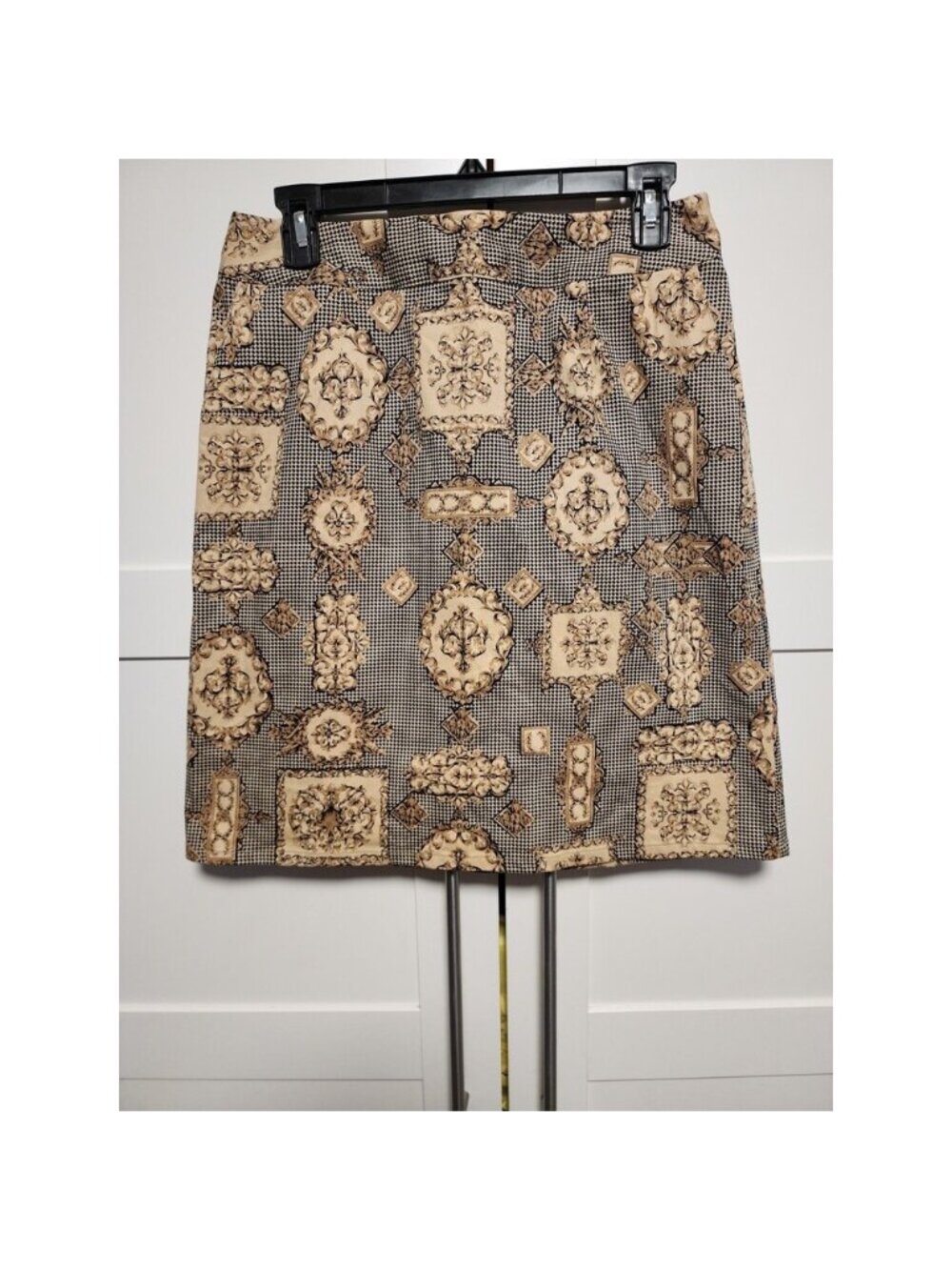 Talbots Women’s Skirt Size 10 Beige Black Tapestry Baroque Print A-Line Career